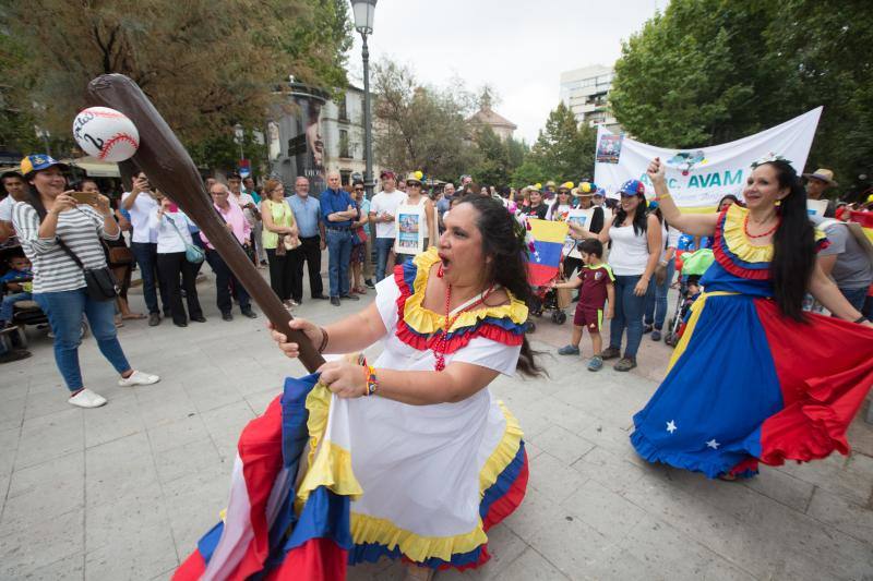 El desfile de culturas de América en la capital
