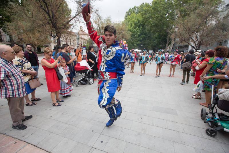 El desfile de culturas de América en la capital