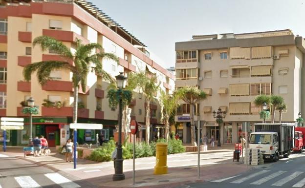 Los hechos ocurrieron en la plaza de Madrid de Almuñécar.