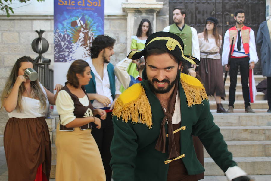 La segunda jornada de la Feria de San Lucas ha traído consigo bailes, teatro y música en las calles del centro jienense