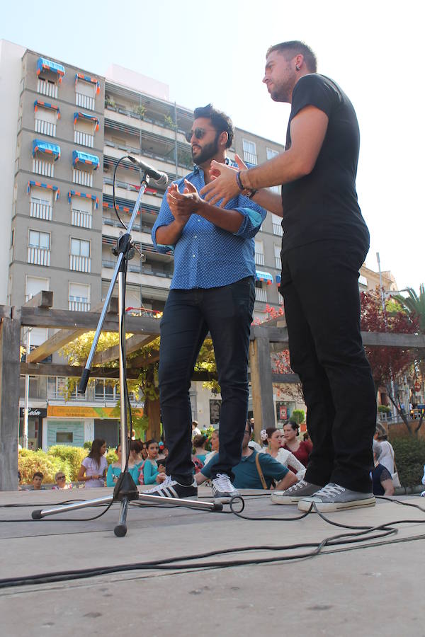 La segunda jornada de la Feria de San Lucas ha traído consigo bailes, teatro y música en las calles del centro jienense