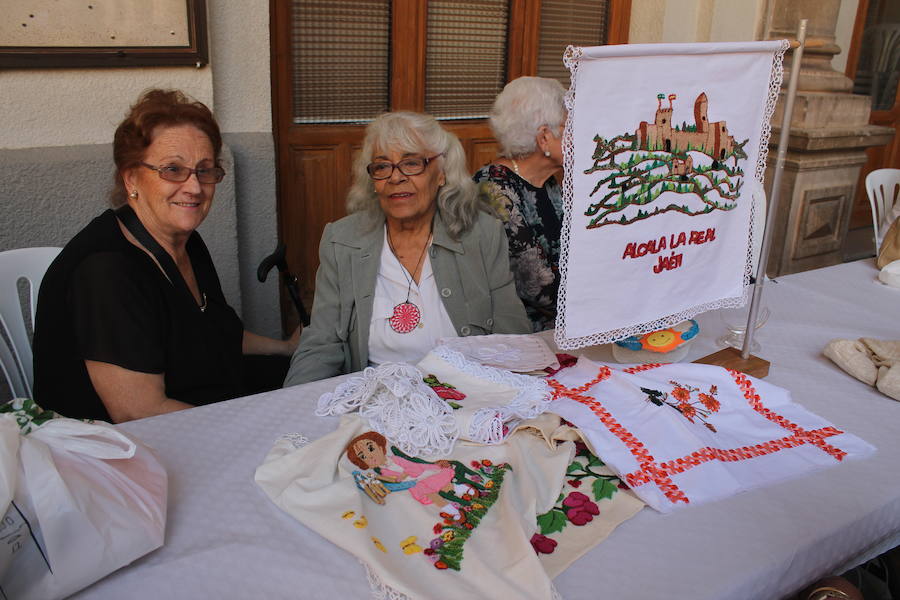 La segunda jornada de la Feria de San Lucas ha traído consigo bailes, teatro y música en las calles del centro jienense