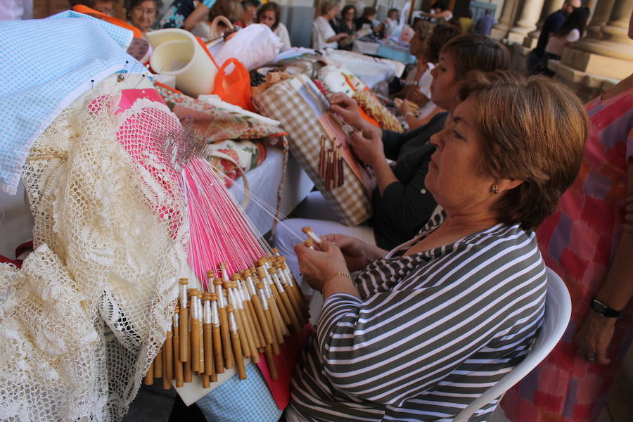 La segunda jornada de la Feria de San Lucas ha traído consigo bailes, teatro y música en las calles del centro jienense