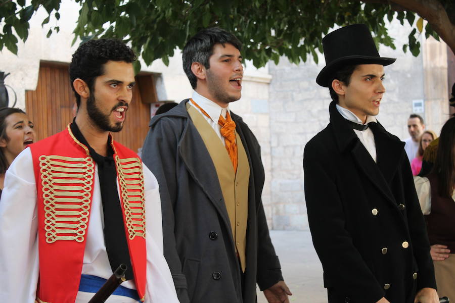 La segunda jornada de la Feria de San Lucas ha traído consigo bailes, teatro y música en las calles del centro jienense