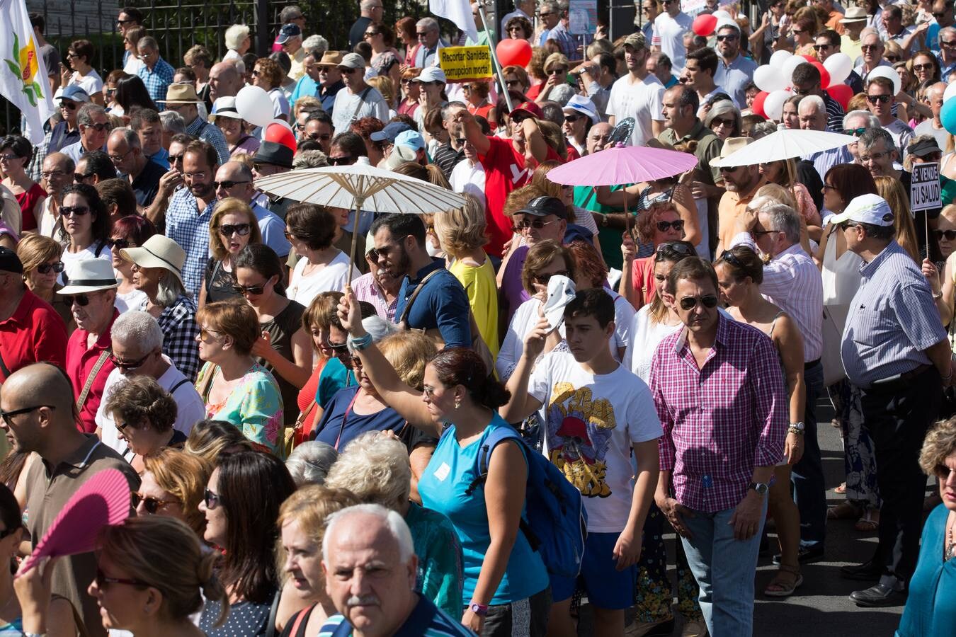 Miles de personas piden en Granada una mejor Sanidad