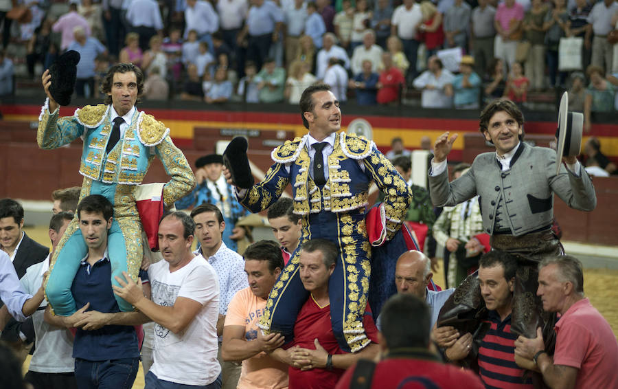 Salen a hombros Diego Ventura, Curro Díaz y El Fandi en el segundo y último festejo de San Lucas