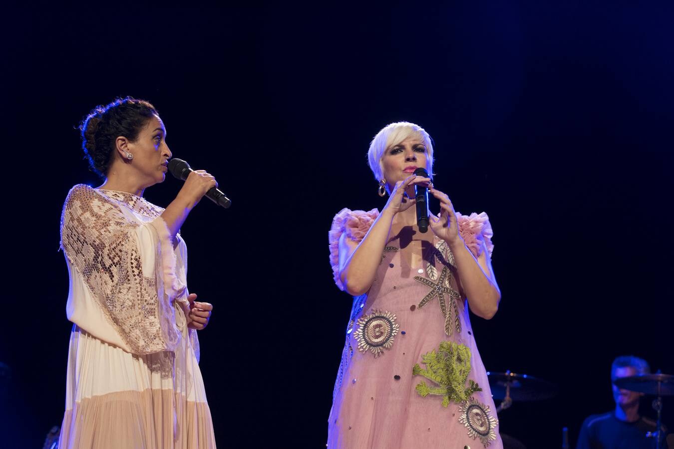 Noa y Pasión Vega llenan el Palacio de Congresos de Granada con el espectáculo 'Mediterráneas', un punto de encuentro musical 