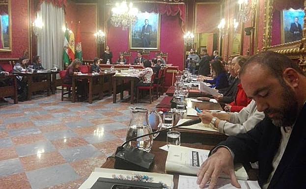 Cuenca sale reprobado en un pleno de reproches entre todos los partidos