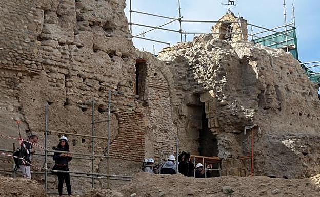 Descubren una muralla 'escondida' en el Albaicín
