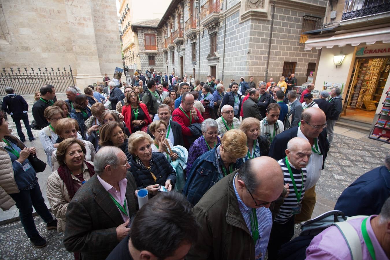 Granada es, desde la tarde de ayer, el epicentro nacional de la devoción mariana al momento iconográfico en el que la Virgen recibe el cuerpo sin vida de su hijo entre los brazos