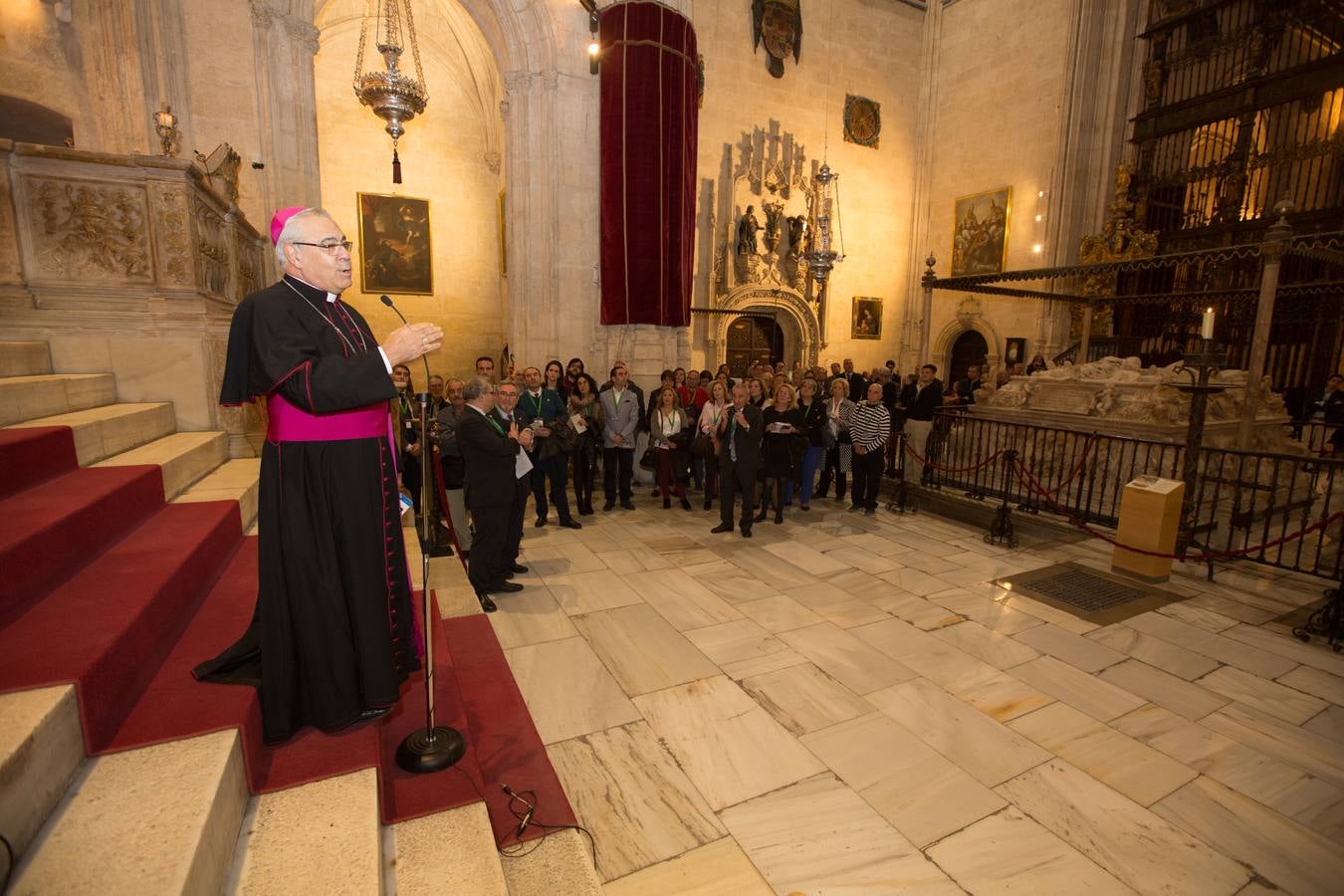 Granada es, desde la tarde de ayer, el epicentro nacional de la devoción mariana al momento iconográfico en el que la Virgen recibe el cuerpo sin vida de su hijo entre los brazos