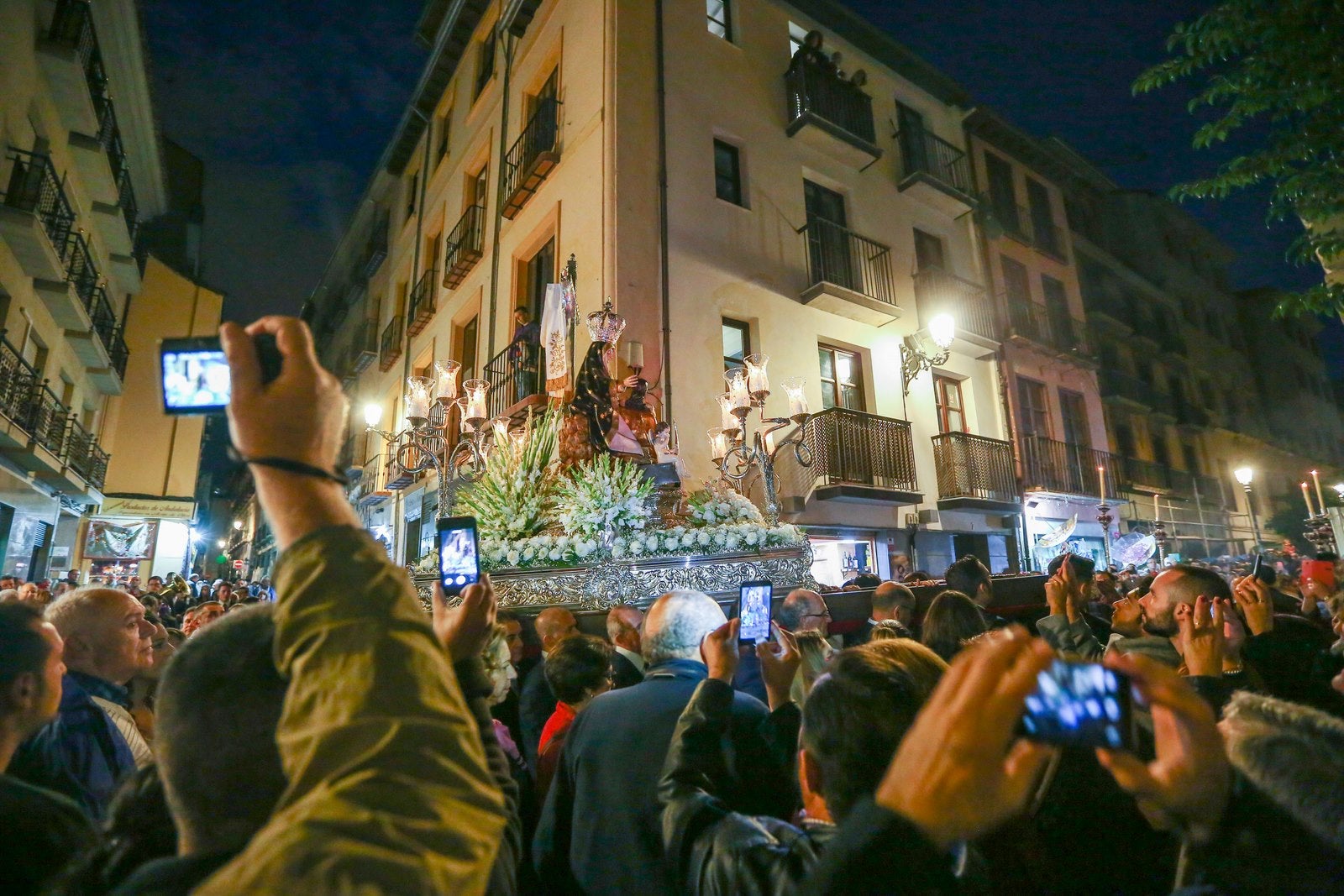 Ayer ya salieron varias imágenes de las Angustias | Hoy la Patrona sale en procesión por la mañana