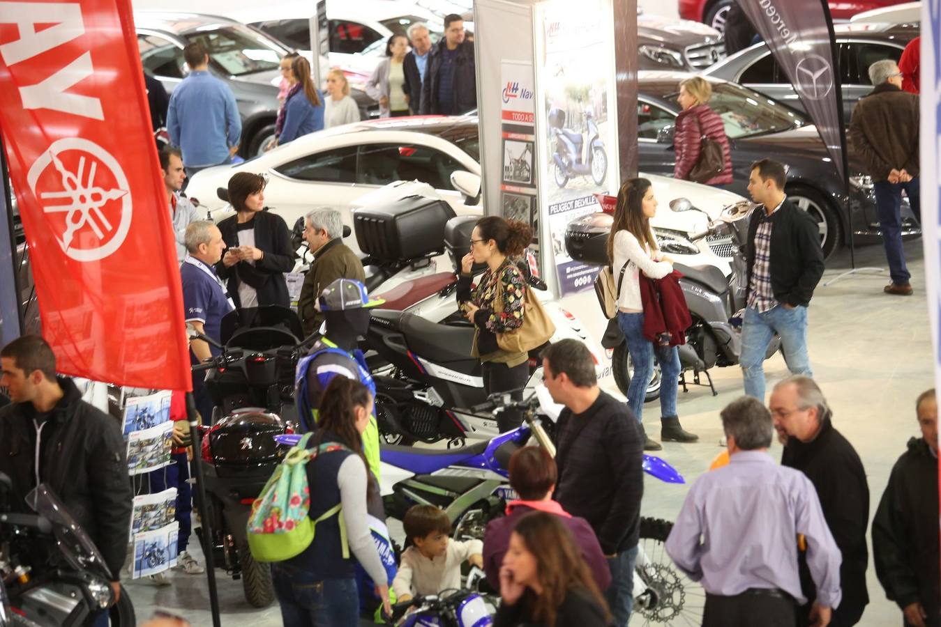 Aún hoy se puede visitar la feria de coches y motos organizada por el periódico IDEAL