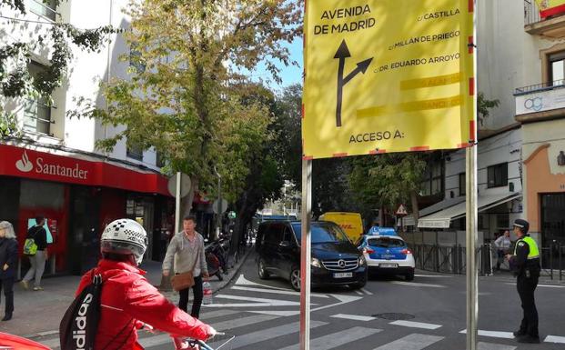 Circulación en doble sentido en Arquitecto Berges.