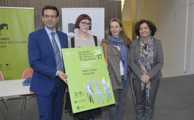 Jóvenes con residencia en Granada gracias a la Unesco se suman a la vida literaria de la capital