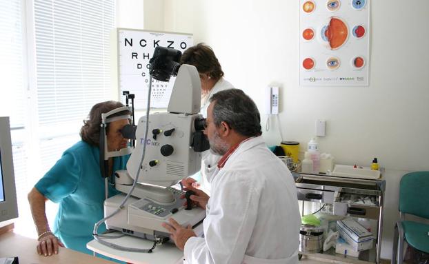 Salud realiza retinografías a más de 58.660 pacientes de Granada con diabetes para prevenir una posible ceguera