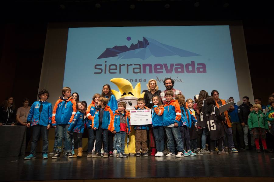 La III Gala del Deporte Blanco premió al corredor olímpico junto con el Centro de Alto Rendimiento y el profesor Pablo Gómez