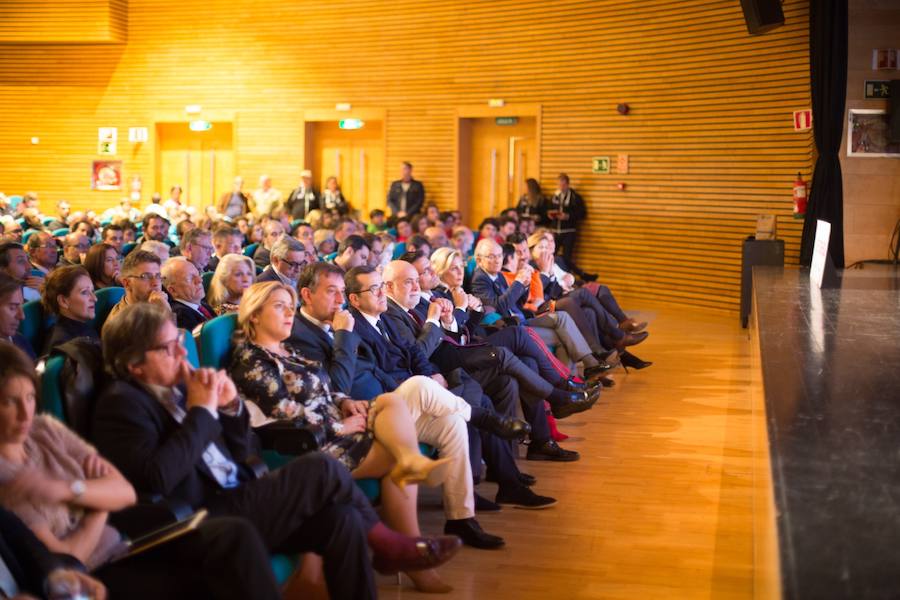 La III Gala del Deporte Blanco premió al corredor olímpico junto con el Centro de Alto Rendimiento y el profesor Pablo Gómez