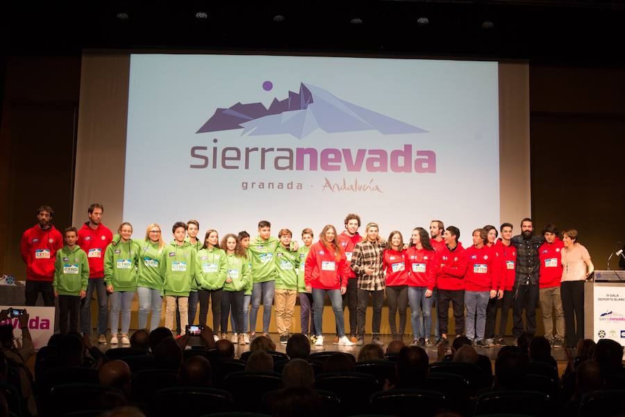 La III Gala del Deporte Blanco premió al corredor olímpico junto con el Centro de Alto Rendimiento y el profesor Pablo Gómez