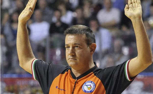 Muere un árbitro que iba a pitar el partido entre el UCAM y el AS Mónaco