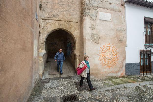 Pintada en el Arco de las Pesas.