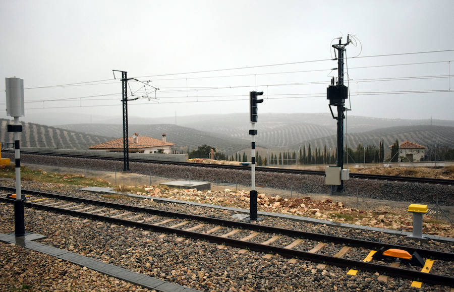 De la Serna señaló este miércoles en el Congreso que «dentro de unos meses» podrán volver los trenes, sin precisar ningún plazo