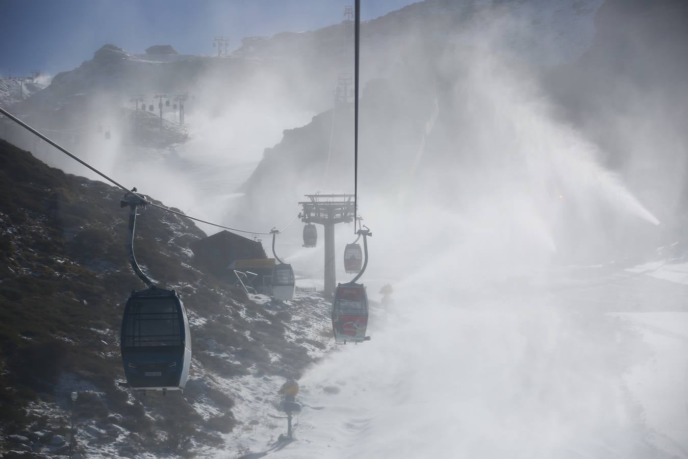 Sierra Nevada abrirá este puente el mayor desnivel esquiable de España con la pista 'El Río