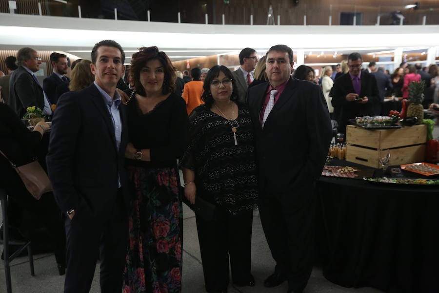 En buena compañía tras la entrega de los premios IDEALES