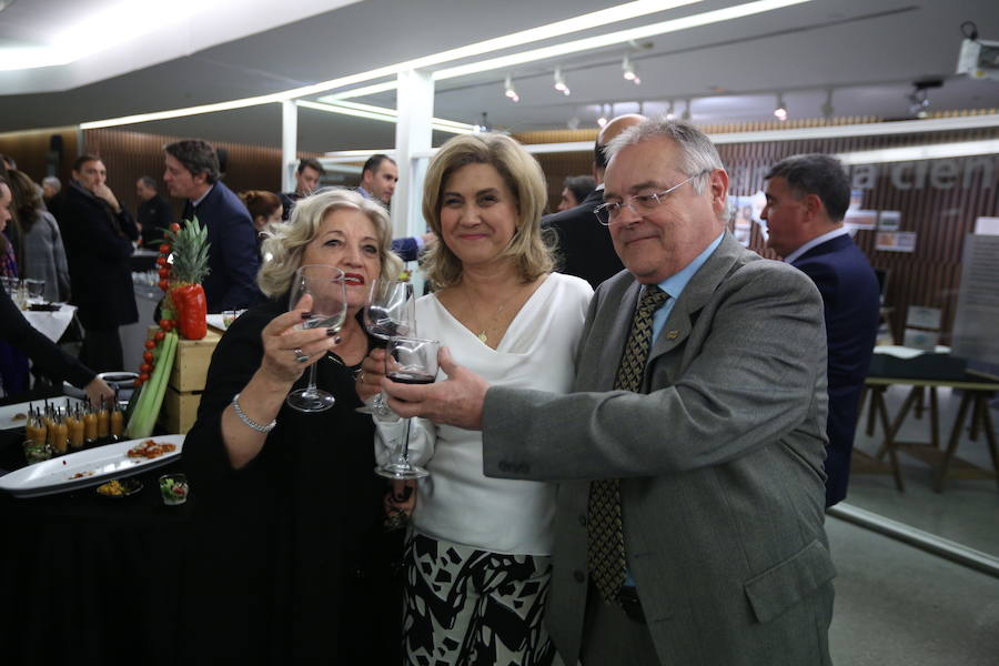 En buena compañía tras la entrega de los premios IDEALES