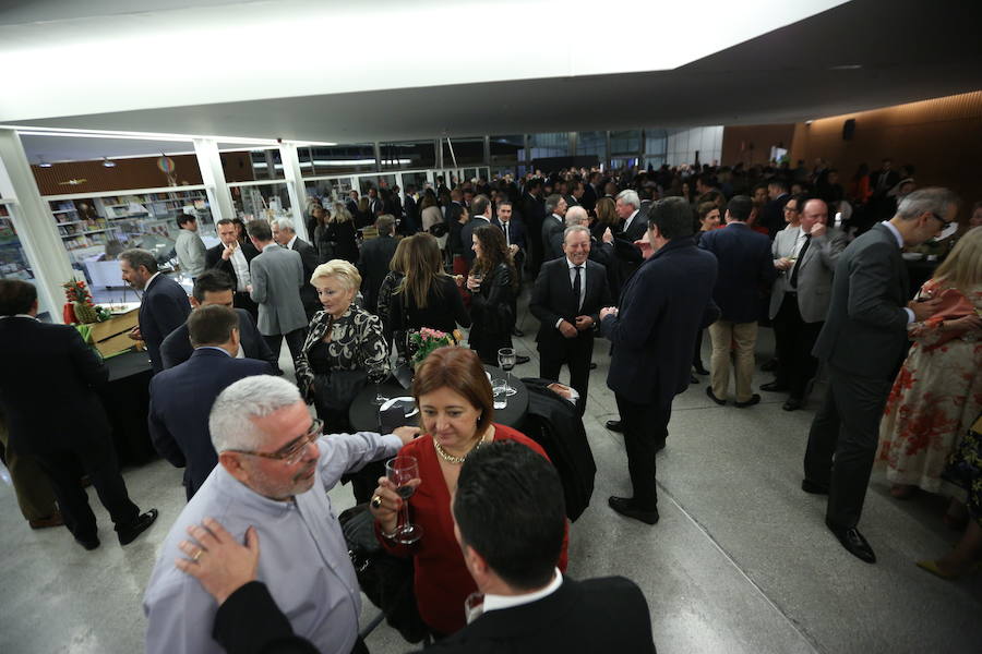 En buena compañía tras la entrega de los premios IDEALES