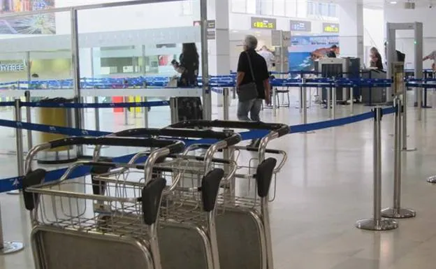 Intervienen 400 gramos de hojas de coca a una pasajera en el aeropuerto de Almería