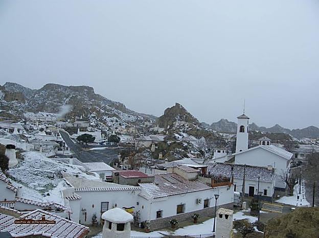 Imagen de enero de 2017. Vista del barrio de las Cuevas de Guadix tras una nevada.