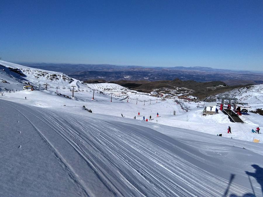 La estación ha abierto el mayor desnivel esquiable de España para este puente