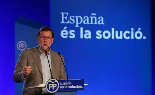 Rajoy pide votar al PP para «recuperar la convivencia» en Cataluña