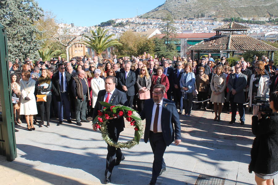 Miles de personas se dan cita en Martos en una Fiesta de la Aceituna 'nueva', con más de ocho mil hoyos de aceite repartidos, sorpresas y apuntando a ser Fiesta de Interés Turístico Andaluz 