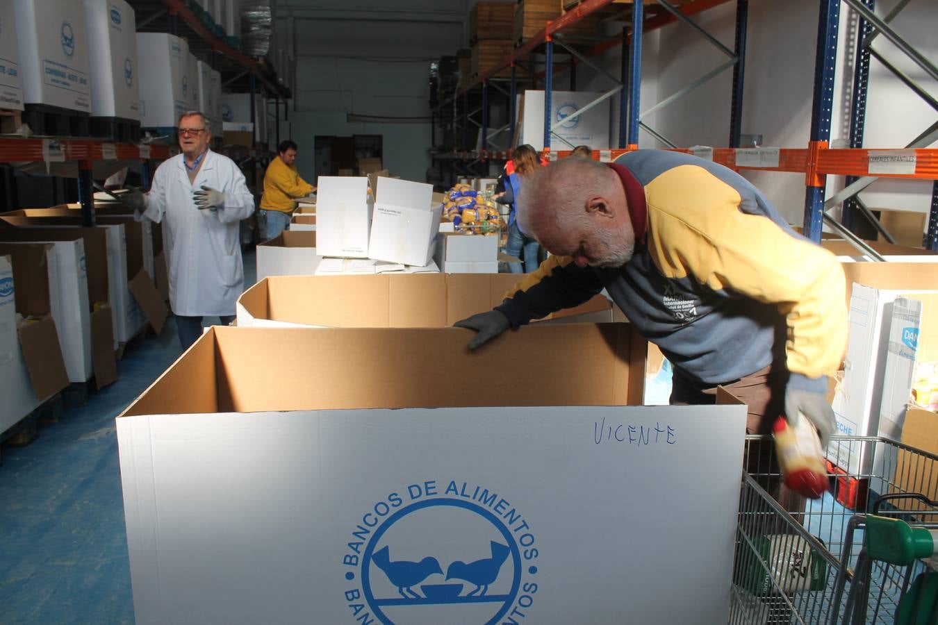 La clasificación de los productos y su puesta a punto para ser repartidos centran las tareas de esta semana | Habrá que esperar al martes para conocer el balance final de la campaña, pero todo apunta a que se logrará la meta de 175.000 kilos