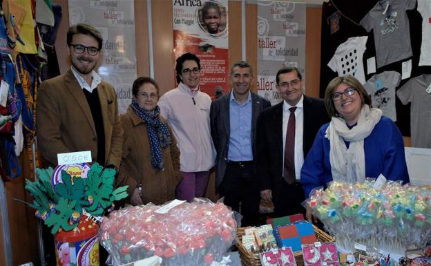 Presentan el libro 'Cocinando con Diego Morales' en la XIX Feria Agroalimentaria y del Turismo de Padul