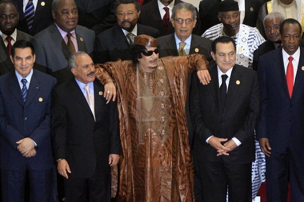 Ben Ali (Túnez), Abdulá Saleh (Yemen), Muamar Gadafi (Libia) y Hosni Mubarak (Egipto), en una imagen tomada en octubre de 2010.