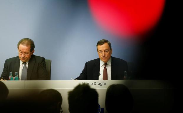 Draghi, antes de la rueda de prensa. 