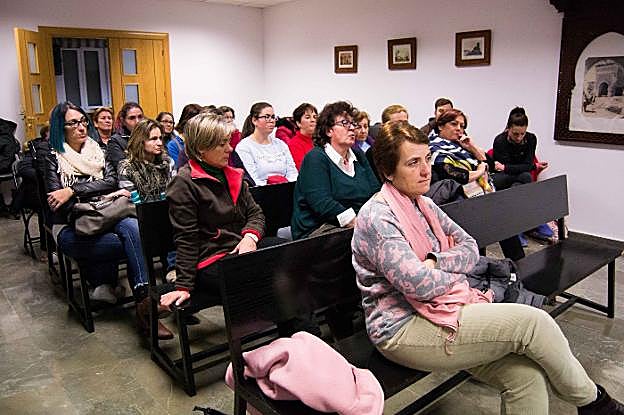 Afectados por el corte en el suministro eléctrico en la zona de los Montes Orientales.