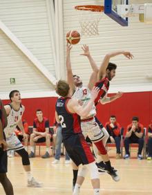 Imagen secundaria 2 - El Coviran Granada supera las adversidades y continúa líder