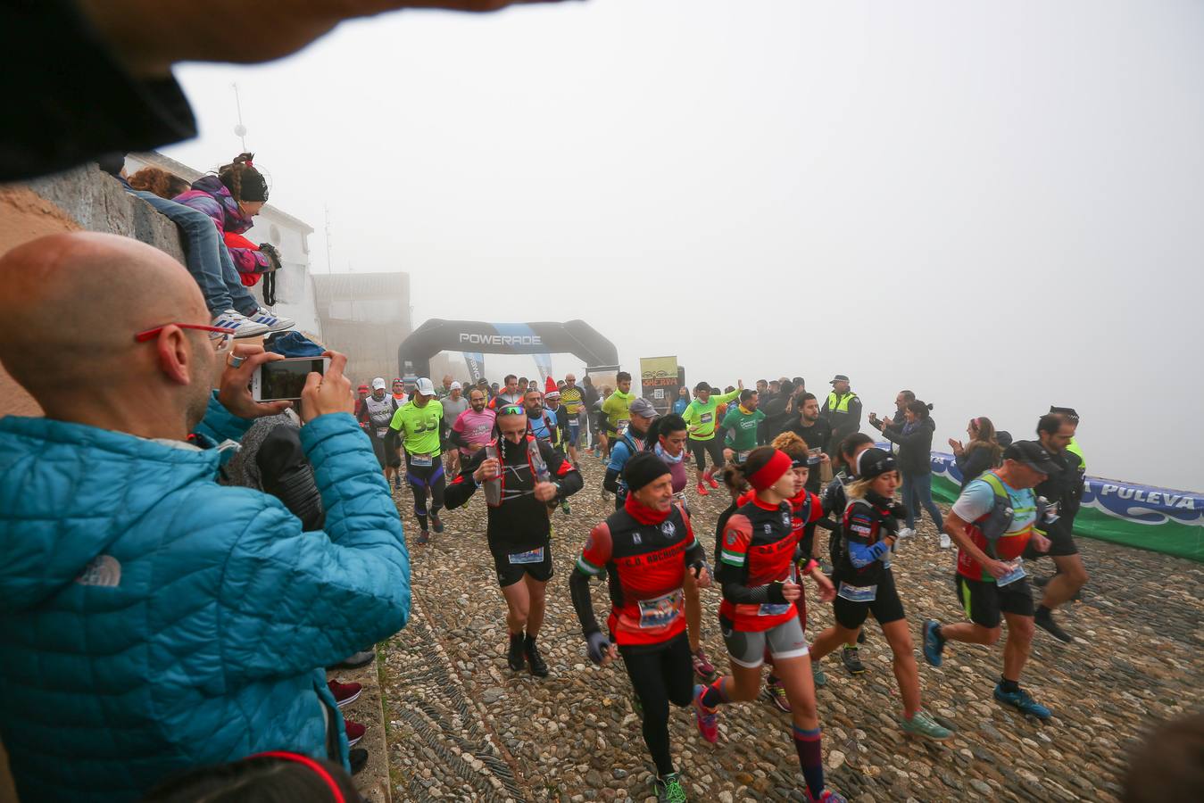 Búscate en el álbum de la última carrera del año