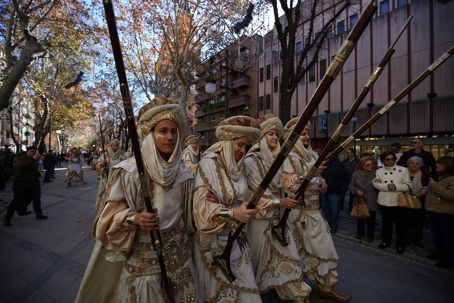 Escenifica tras el acto protocolario la rendición de Boabdil y la entrega de las llaves de la ciudad