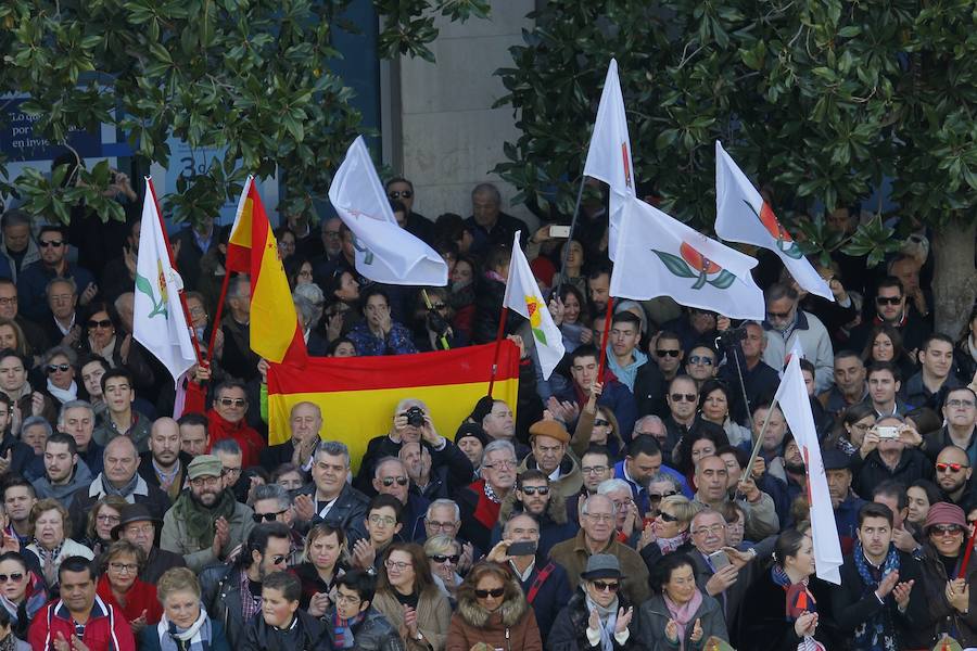 El acto ha repetido el fuerte dispositivo de seguridad de ediciones anteriores en el que han participado policías locales, agentes de la Policía Nacional y antidisturbios