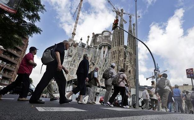 El gasto de los turistas extranjeros crece un 10,3% en España y baja en Cataluña