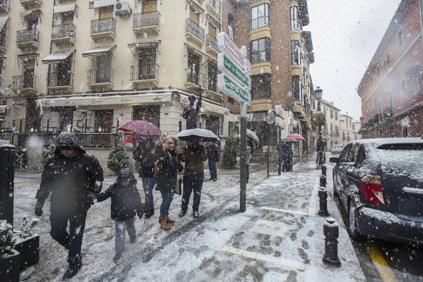 Granada lució de blanco el día de Reyes