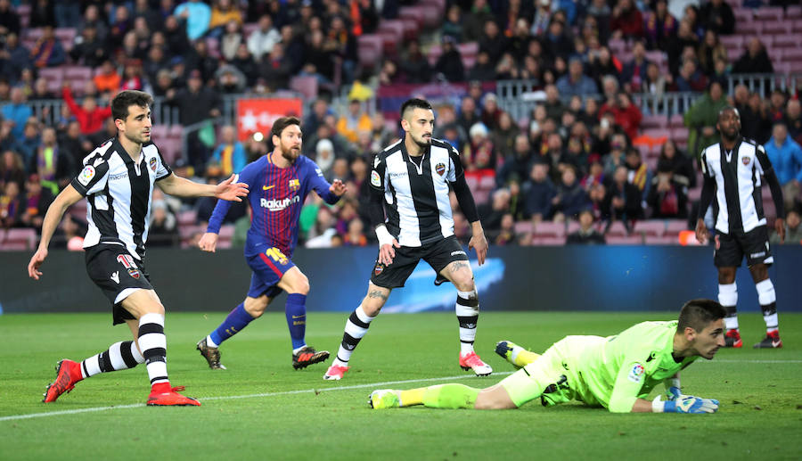 Los goles de Messi, Luis Suárez y Paulinho le dan otro triunfo al líder en su primer encuentro liguero de 2018.
