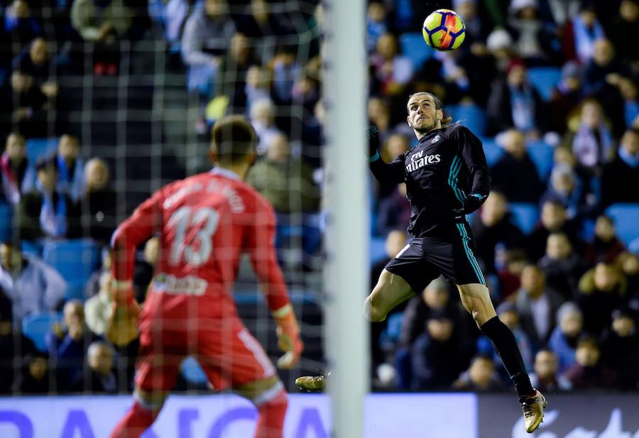 El Real Madrid empató ante el Celta en Balaídos, 2-2, en la jornada 18 de Liga. El cuadro vigués se adelantó con Wass y Bale remontó para los blancos. Sin embargo, Maxi Gómez marcó la igualada en los instantes finales.