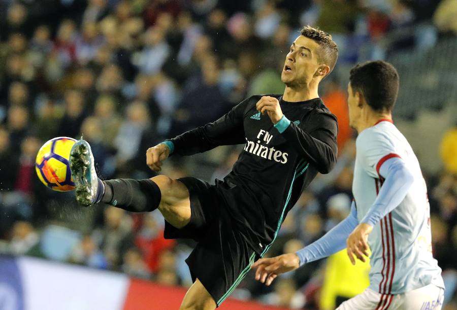 El Real Madrid empató ante el Celta en Balaídos, 2-2, en la jornada 18 de Liga. El cuadro vigués se adelantó con Wass y Bale remontó para los blancos. Sin embargo, Maxi Gómez marcó la igualada en los instantes finales.