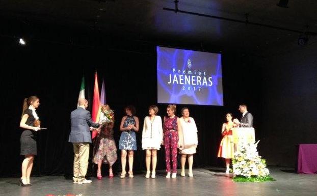 Entrega del premio a la cooperativa Andrés de Vandelvira en la anterior edición de los Premios Jaeneras. 